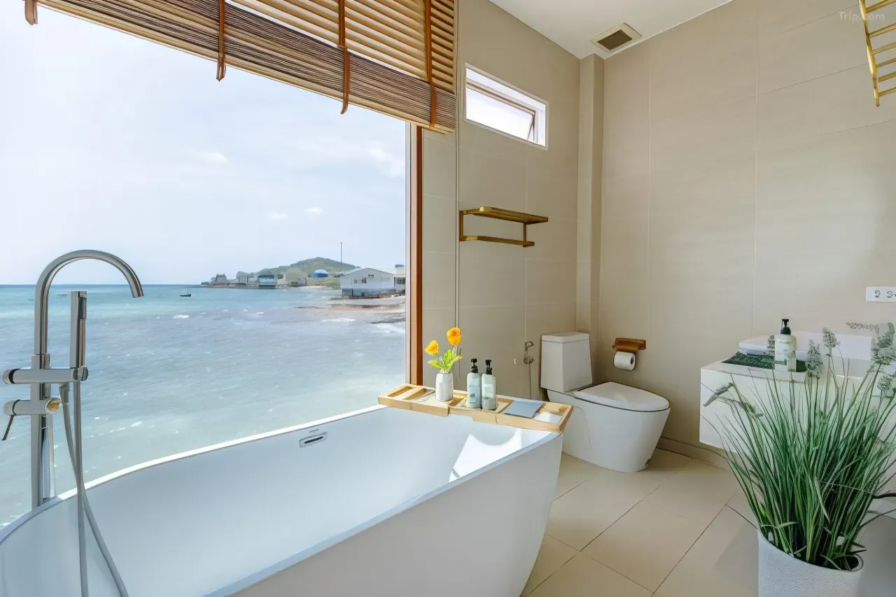 อ่างอาบน้ำของมูนไลท์ เกาะล้าน(Moonlight Koh Larn)