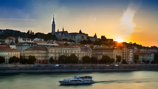 2025年のハンガリーの祝日・連休を詳しく解説!