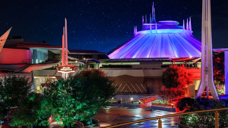 加州迪士尼樂園景點