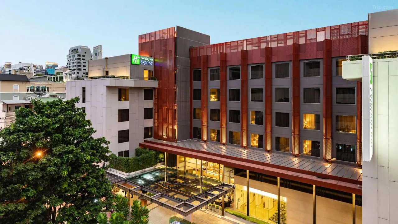 โรงแรม holiday inn