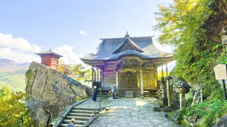 宝珠山立石寺