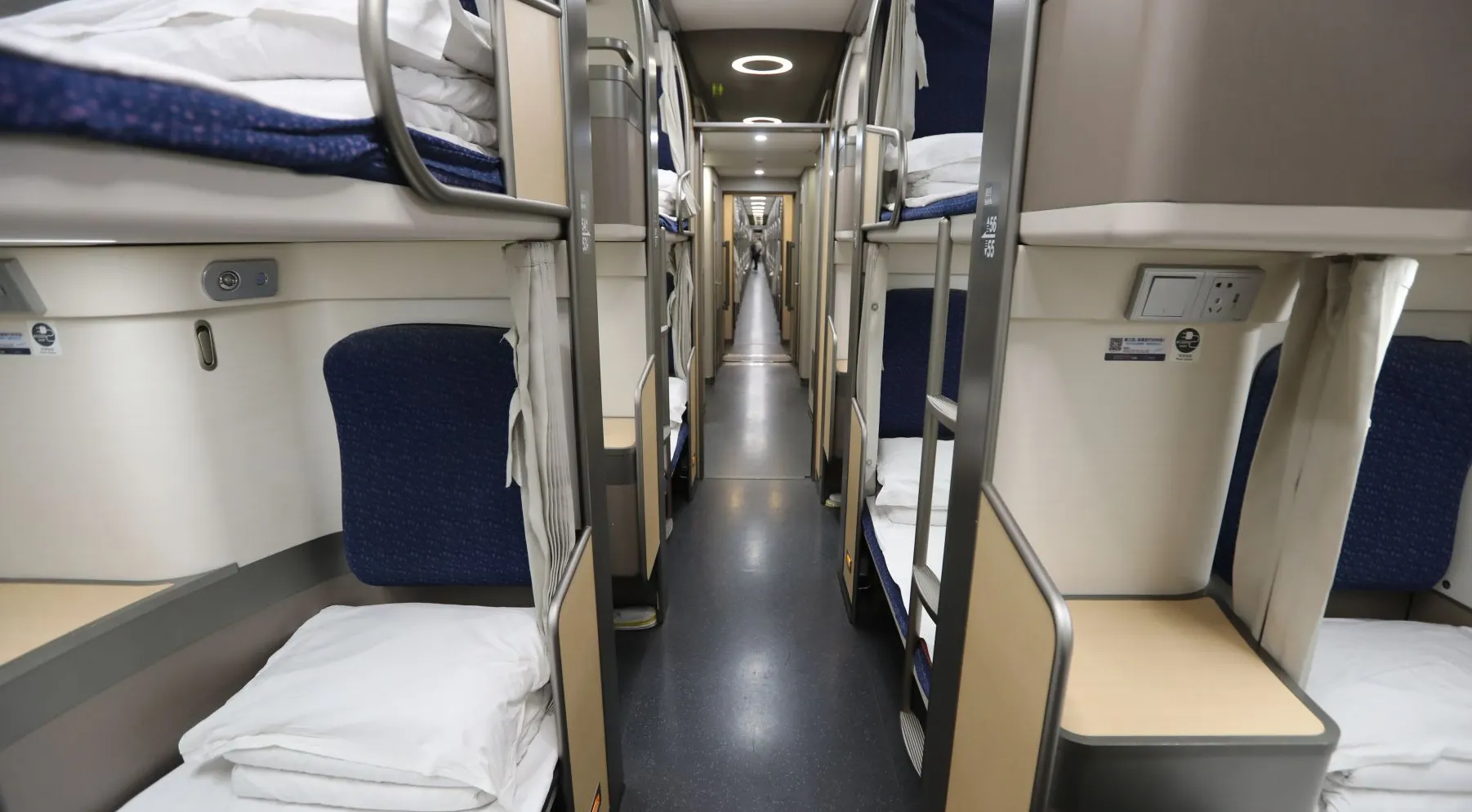 รถไฟความเร็วสูงแบบนอนนุ่มสองชั้น