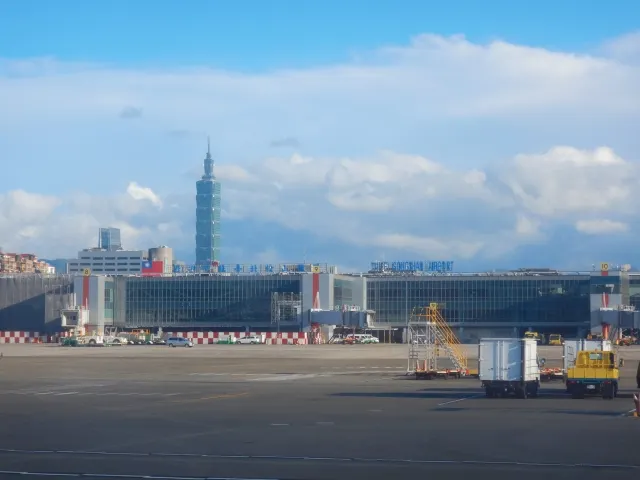 東京発台湾行き|飛行機の発着空港