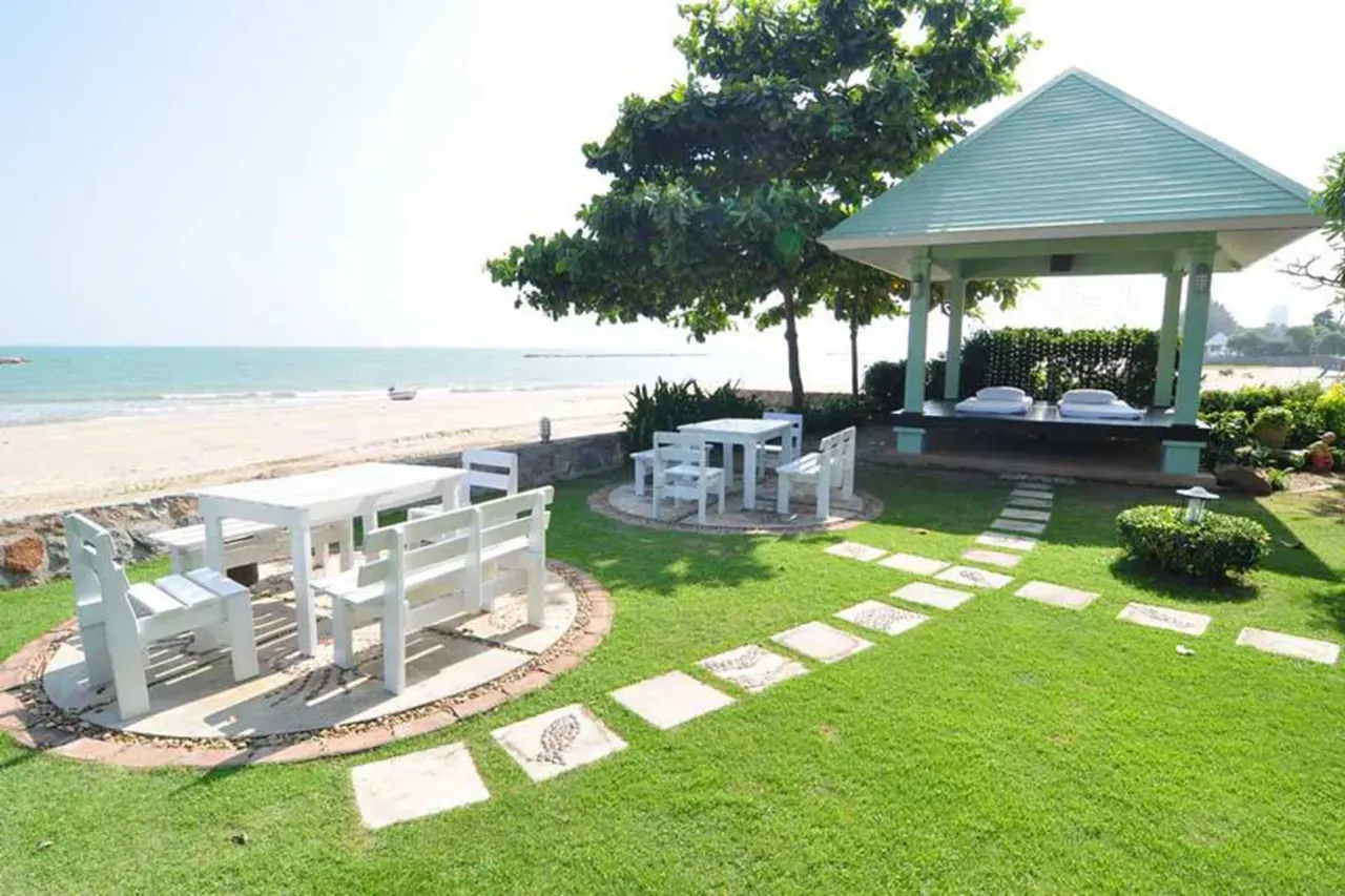 ซี สกาย บีช รีสอร์ท(Sea-Sky Resort)