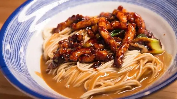 Where to Eat Near Yu Garden & Bazaar