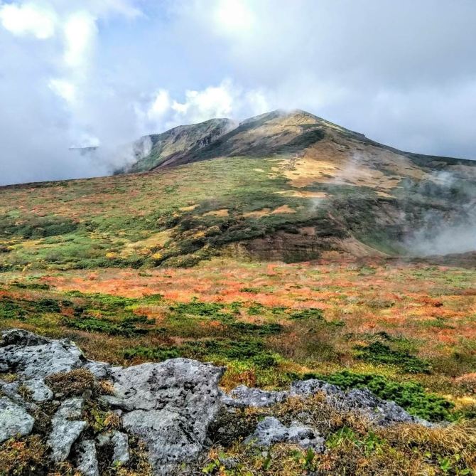 【神の絨毯と呼ばれる栗駒山】紅葉見頃時期-9月下旬~10月下旬