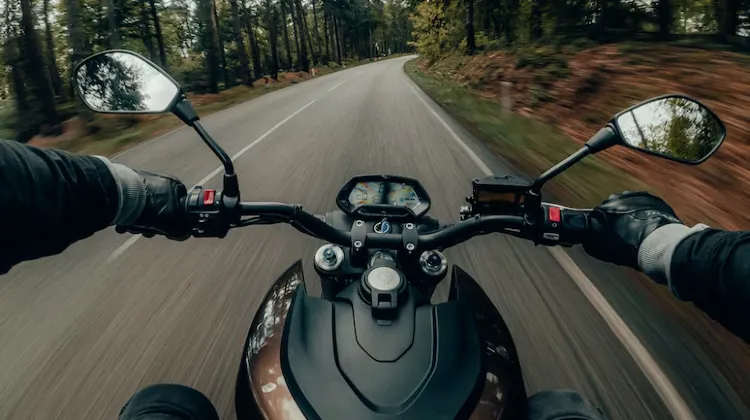 ひとりのバイク旅行をより楽しくするおすすめ装備3つ