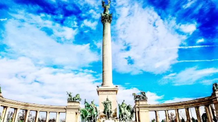 Cost for souvenirs when traveling to Hungary