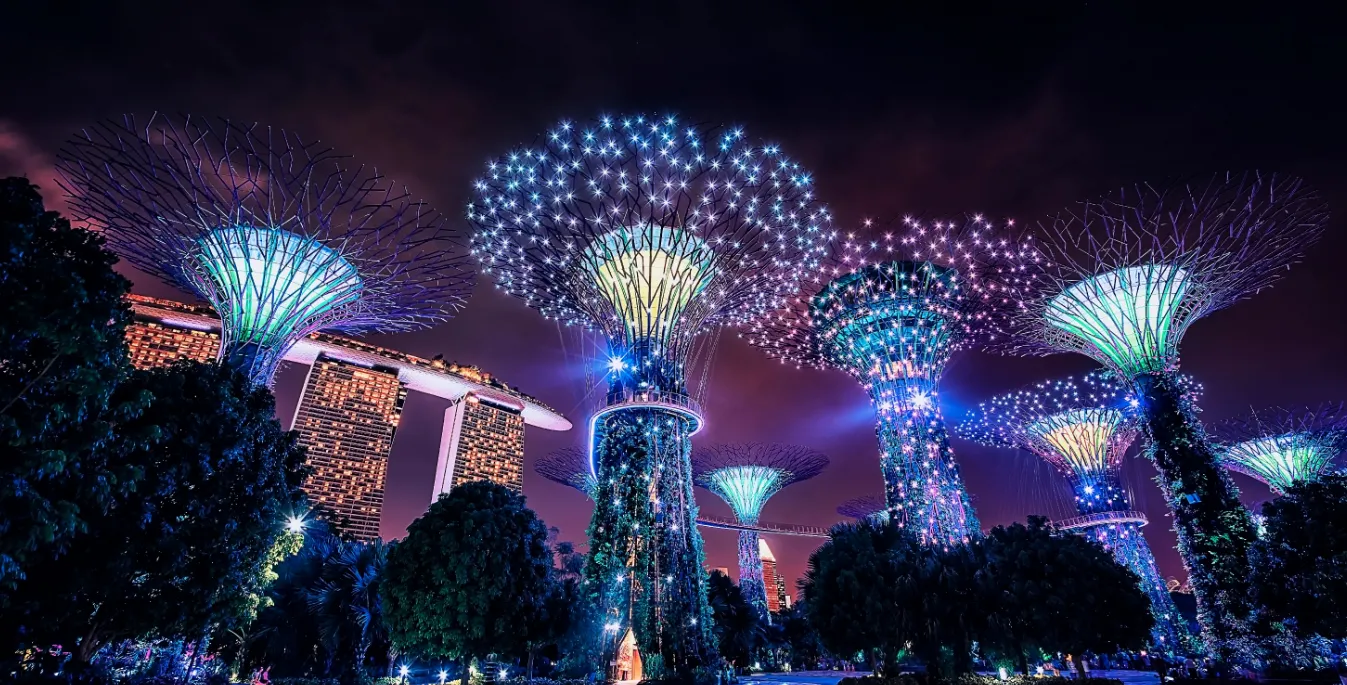 การ์เด้นส์ บาย เดอะ เบย์ (Gardens by the Bay) 