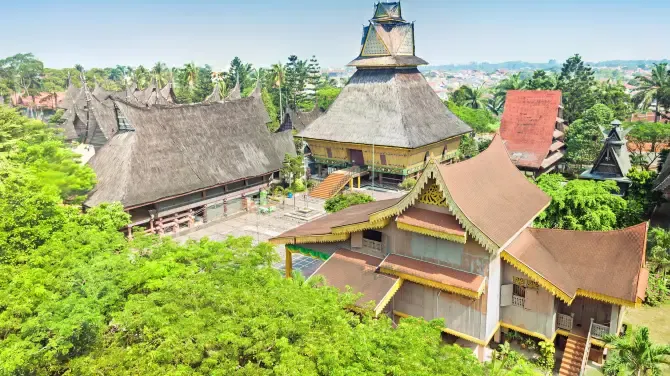 Tempat Wisata di Indonesia-Taman Mini Indonesia Indah