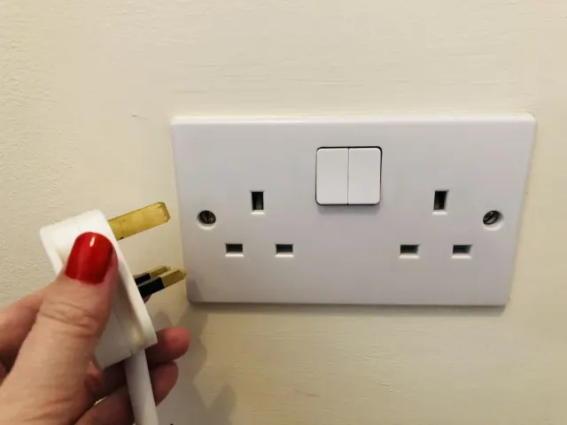 モルディブのコンセントの形状は「BFタイプ」