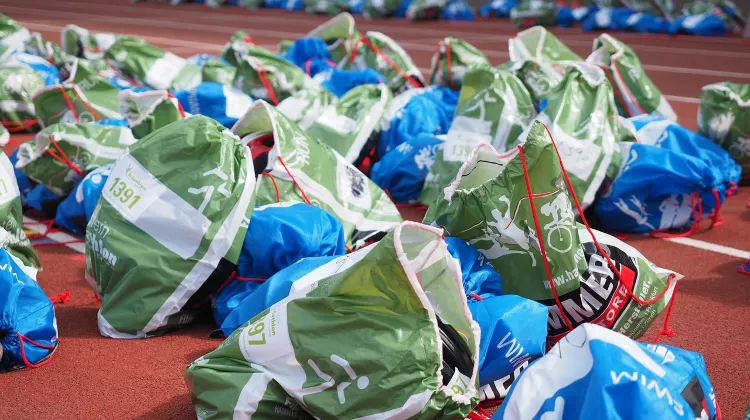 2.荷物をビニール袋で覆う