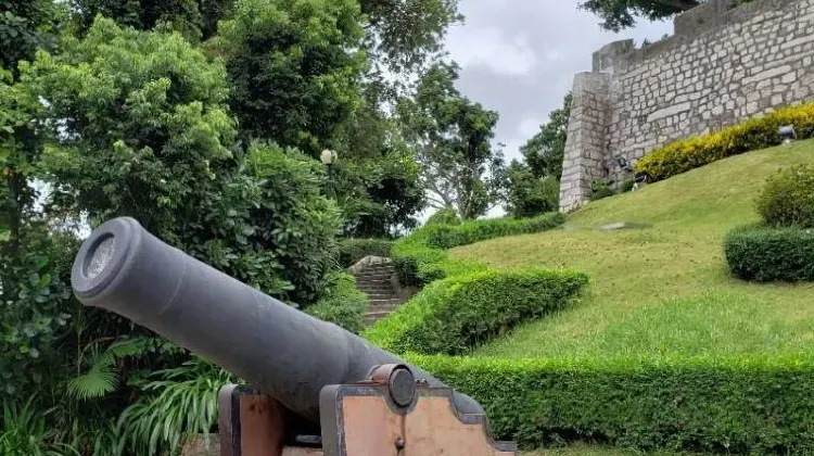 Traveling in Macau - Guia Hill