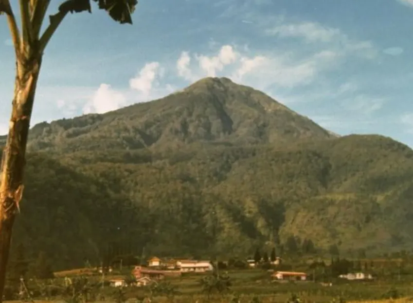 Tempat Wisata di Solo - Gunung Lawu