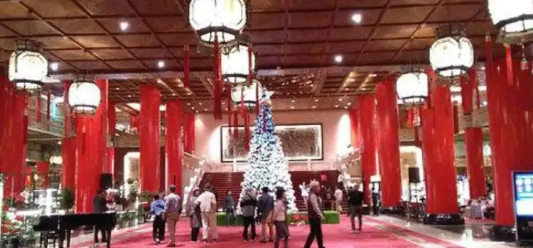 圓山大飯店大廳聖誕樹