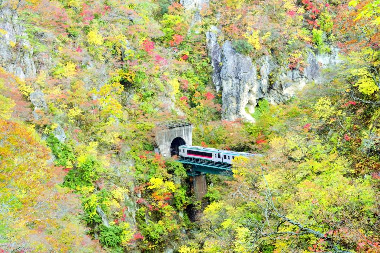 【鳴子峡】紅葉見頃は10月中旬~11月上旬