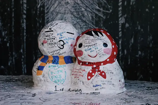 Snowmen on Nami. Source: Ester Marie Doysabas / unsplash