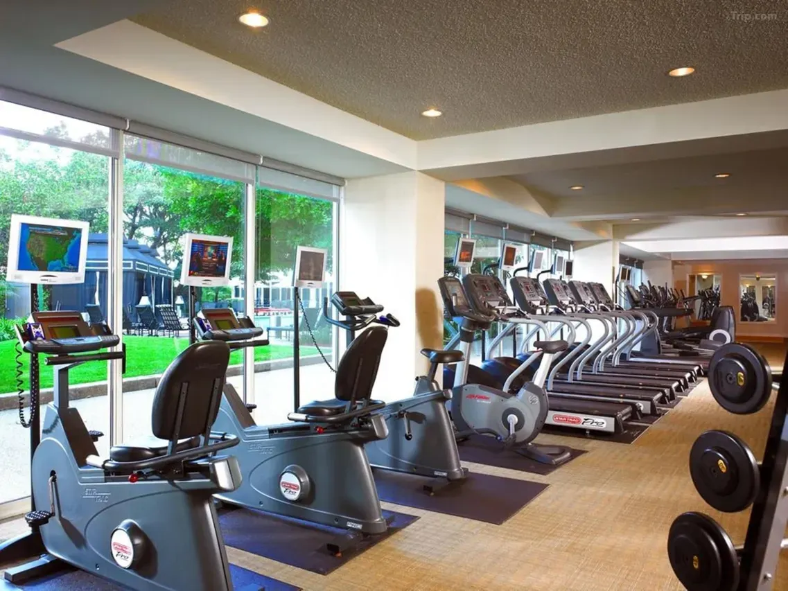 Fitness room - Hotels near LAX with Shuttle