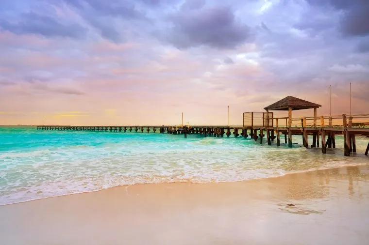 Best time to visit Cancun with lower cost