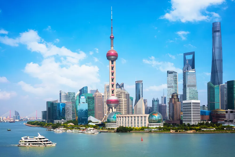 Book Cheap Flights from London to Shanghai and Save Money