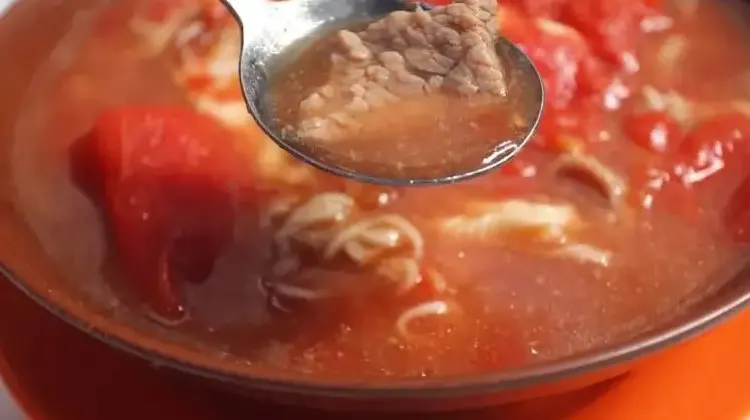 在夏天吃一碗番茄鮮牛肉麵，醒神開胃有營養。