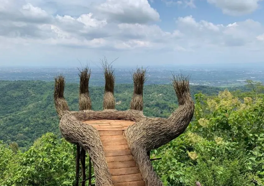 Tempat Wisata di Jogja - Hutan Pinus Pengger