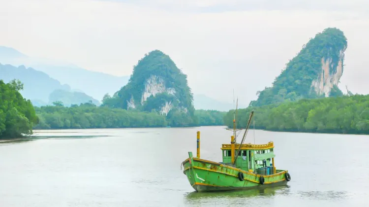 เขาขนาบน้ำ กระบี่