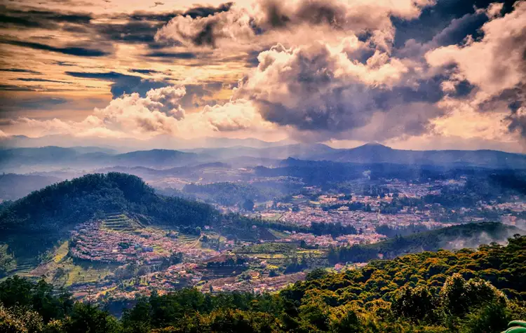Source: Chaitanya Rayampally / unsplash  Ooty: The Queen of Hill Station in India
