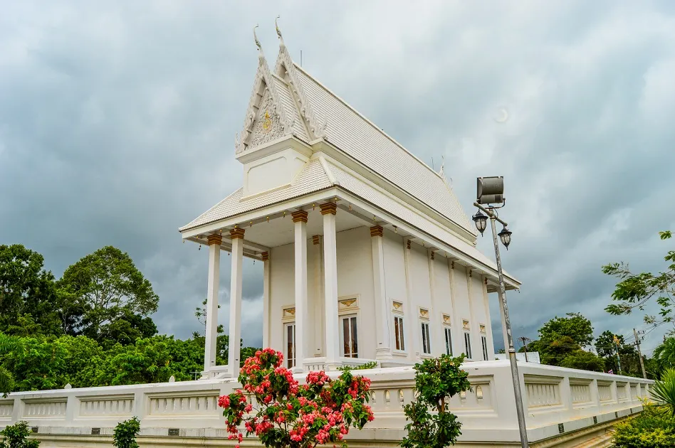 วัดพลงไสว