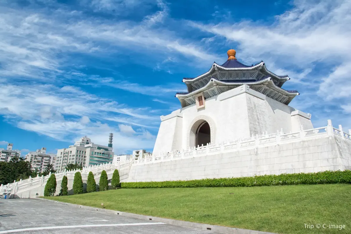 13. Tempat Wisata di Taiwan-Chiang Kai-shek Memorial Hall
