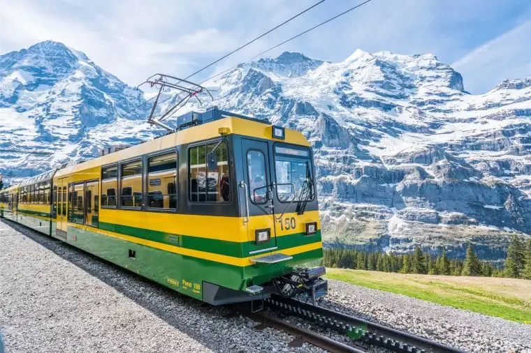 前往少女峰的列車