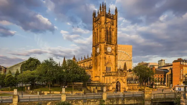 16-17 Saver Railcard discounted price: Enjoy 50% Off