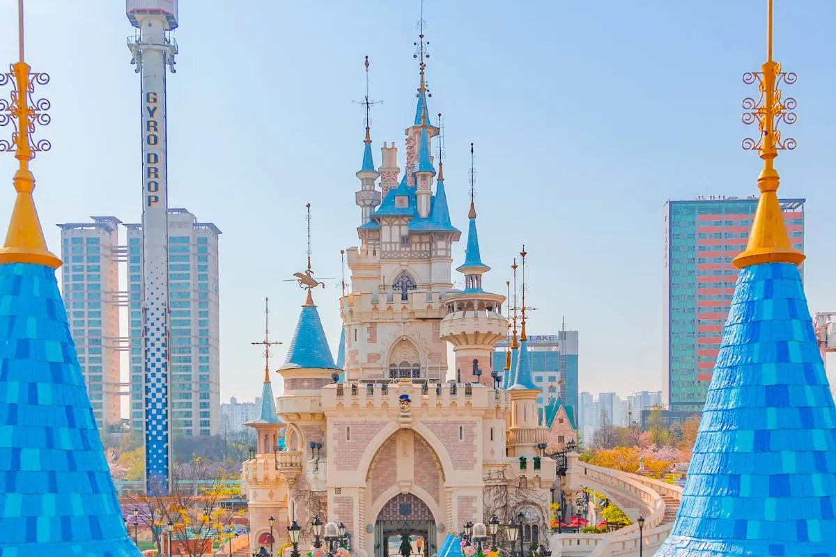 Apa itu Lotte World？