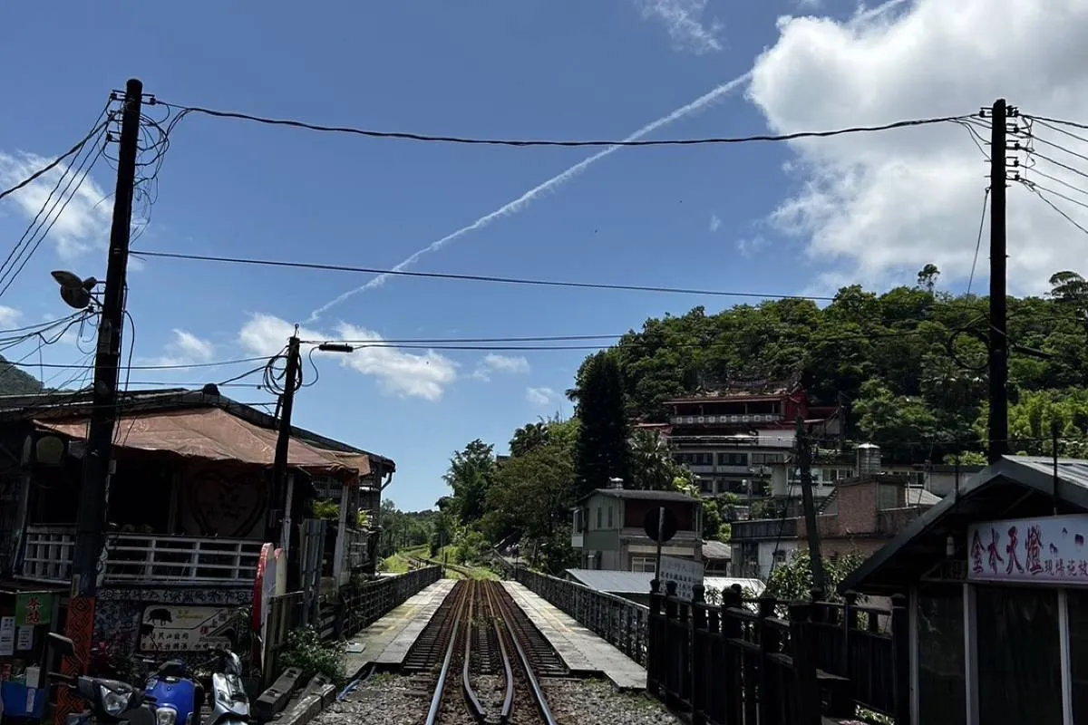 平溪老街是一條十分幽靜的小街