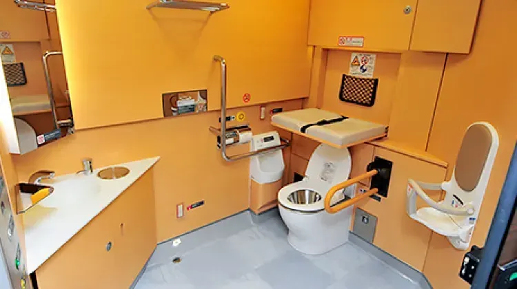 ห้องน้ำสไตล์ตะวันตกขนาดใหญ่