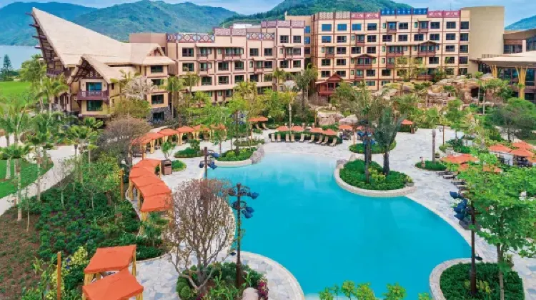 2.Disney Explorers Lodge