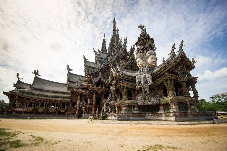 Tempat Wisata di Thailand-The Sanctuary of Truth