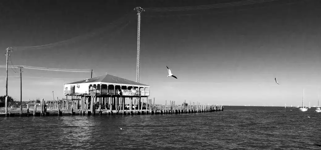 The Kemah boardwalk, near the Space Center Houston. Source: Pilar Salvador / unsplash
