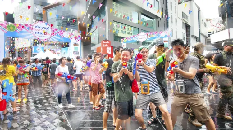 【基本】タイの水かけ祭り「ソンクラーン」とは？