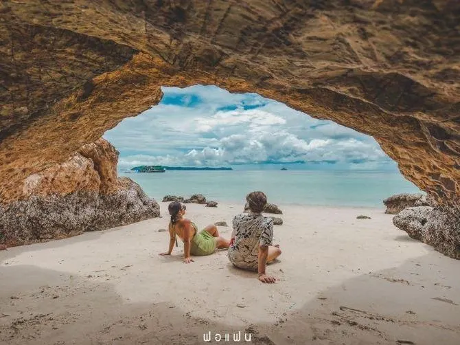 ถ้ำ(ไม่)ลับเกาะล้าน