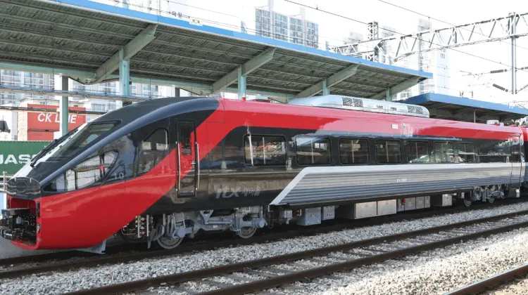 ITX-青春（城際半高速鐵路）