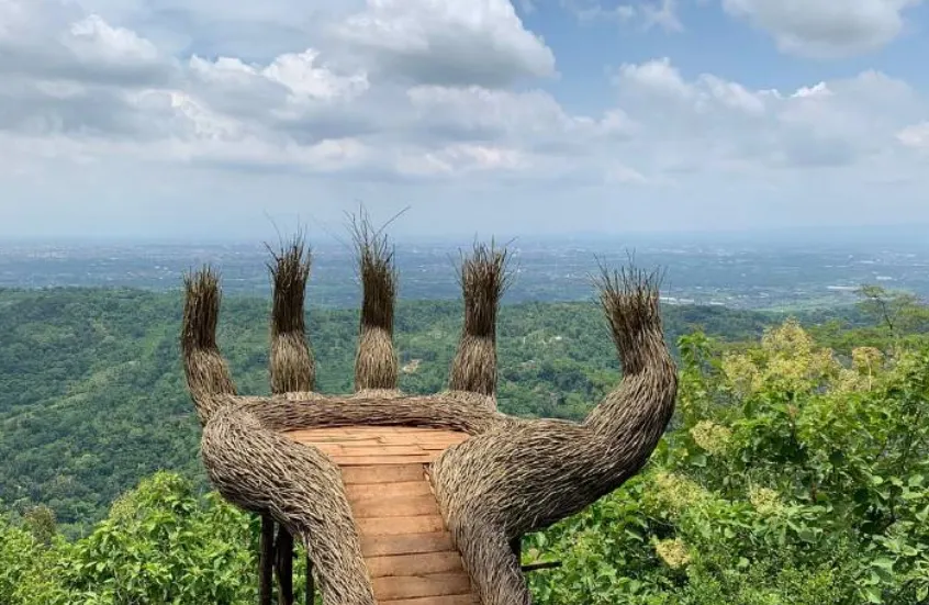 Wisata Boyolali-Hutan Pinus Pengger