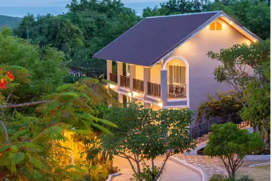 ซีแอตเทิล แสมสาร รีสอร์ท - หาดนางรํา ที่พัก ติดทะเล