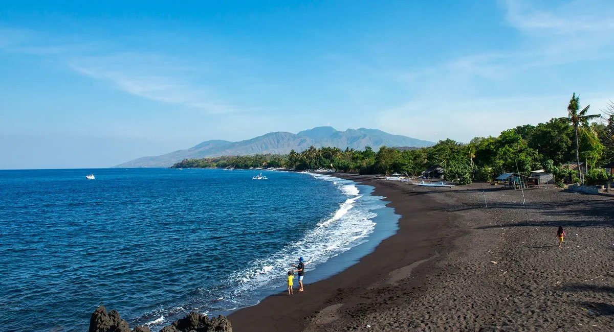 30 Tempat Wisata di Bali-Pantai Tulamben