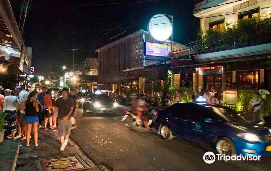 Tempat Wisata Seminyak-Eat Street