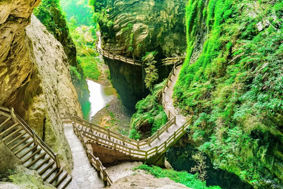 龍水峡地縫