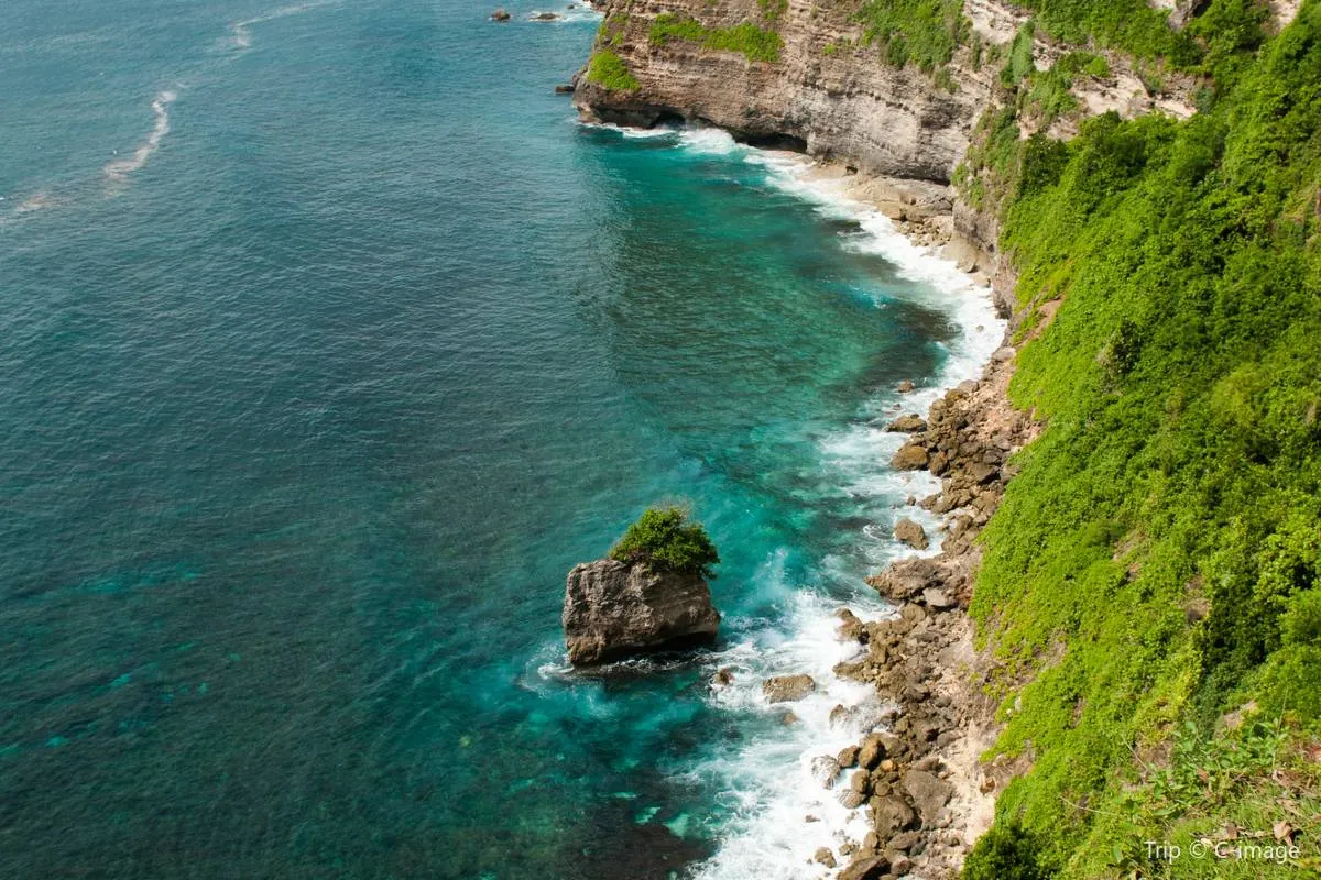 Tempat Wisata di Indonesia-Pura Luhur Uluwatu