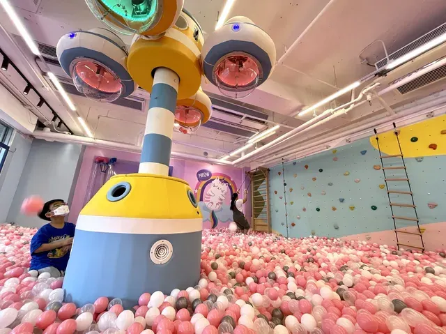 PeeKaBoo Playhouse 躲貓貓樂園