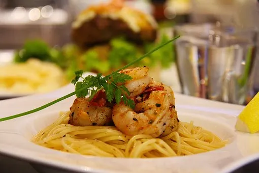 シンガポール旅行の食事費用