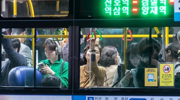 7.公共のバスで飲食しない